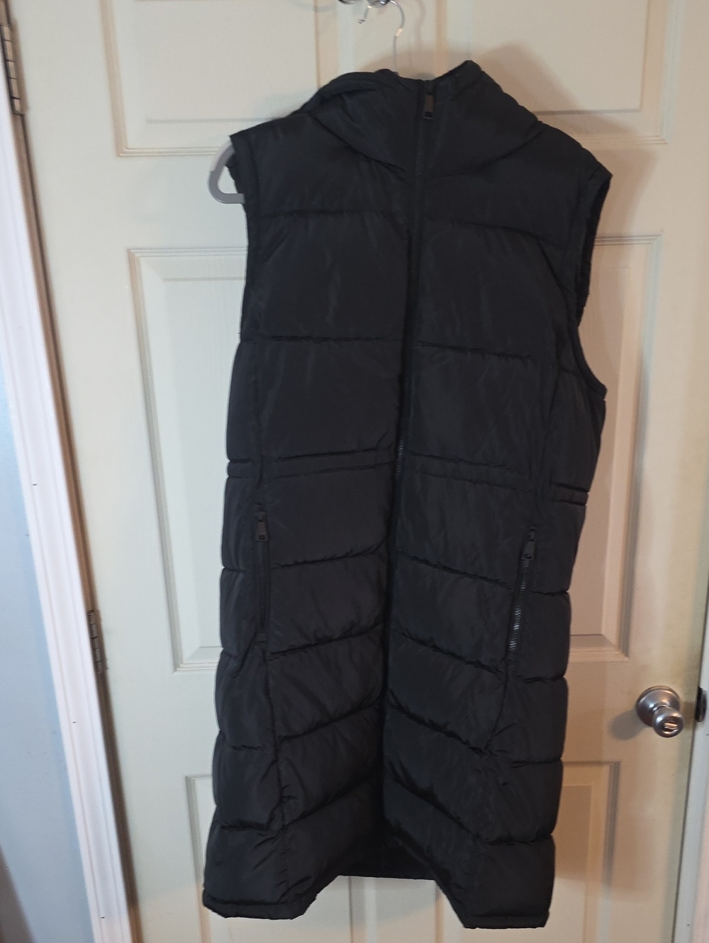 DKNY Women's Long Hooded Puffer Vest - Black, Size XL (Excellent Condition)